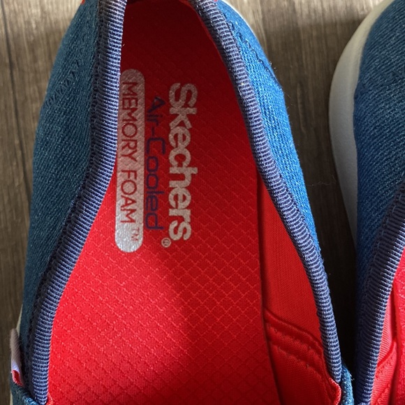 Skechers air cooled Memory Foam shoes size 2.5 - Picture 2 of 12
